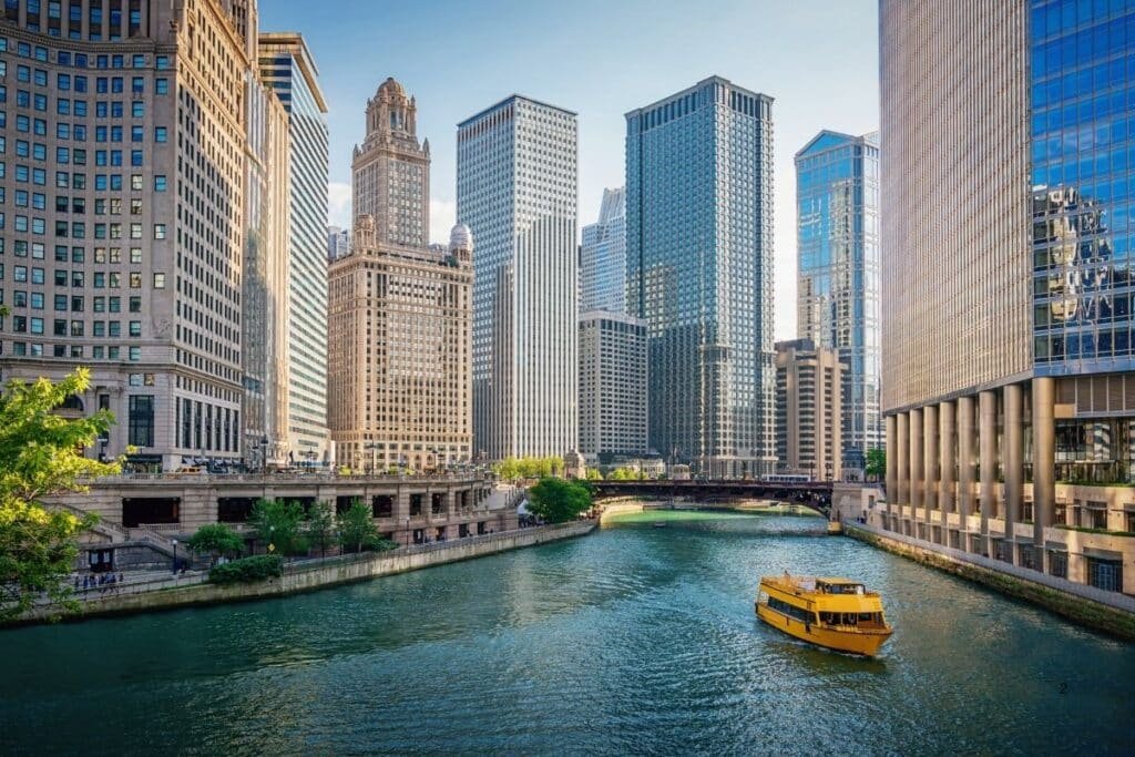 Yellow boat on Chicago River.